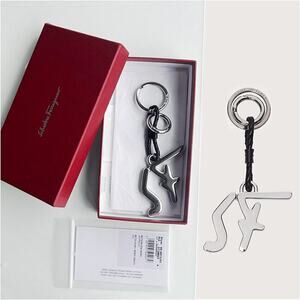 Ferragamo Mens Silver Logo Black Leather Keyring w/ Gift Box
